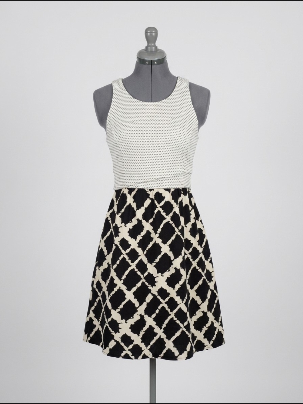 Tabitha Anthropologie Dress Size 2 Black White Textured Fit & Flare Sleeveless